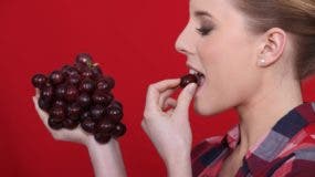 bobbyrica-com-eating-grapes-1024x682