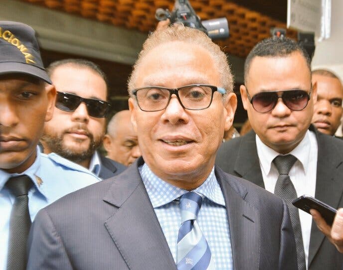 Ángel Rondón pide que sean llamados como testigos diputados, senadores, y funcionarios de distintos gobiernos que intervinieron en la aprobación de 16 contratos otorgados a  Odebrecht.