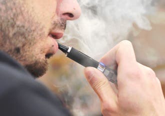 Suiza abre la puerta a un impuesto sobre los cigarrillos electrónicos
