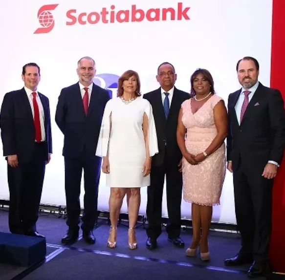 Miguel Huller, Alejandro Fernández W, Rosalía Montero, Blass Bonilla, Yovanne de Bonilla y Robert Williams.