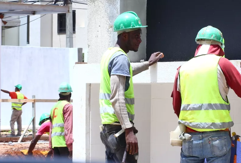 Mano de obra haitiana es preferida por su bajo costo.
