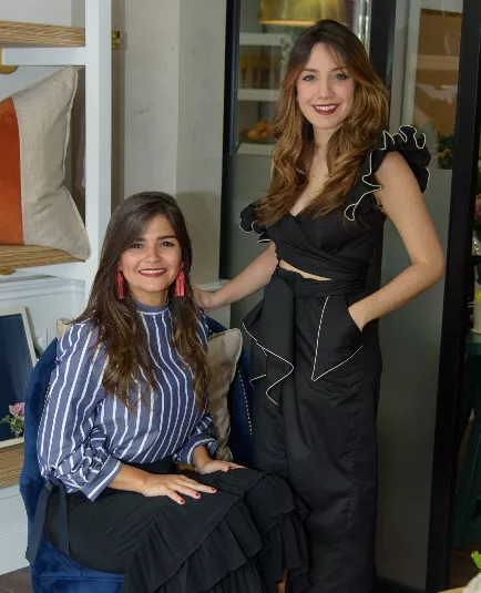 Coral Chávez y Gabriela Hernández Antón.