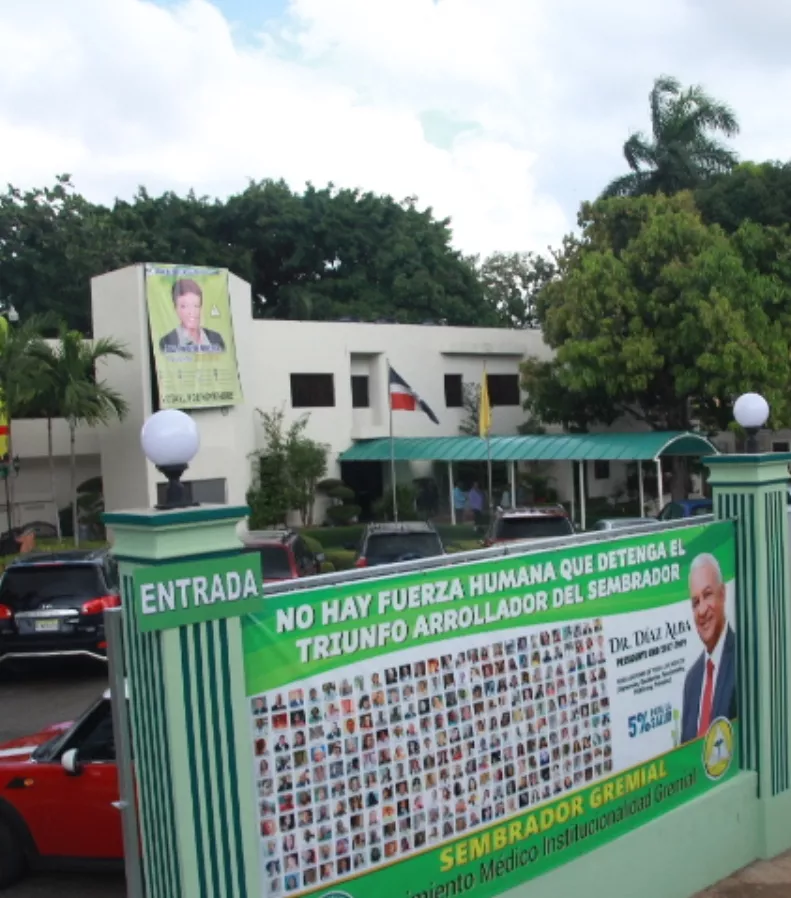 Médicos dominicanos en huelga por salarios Médicos dominicanos en huelga por salarios