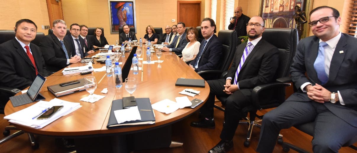 La misión del FMI se reunió con el gobernador y otras autoridades del Banco Central.