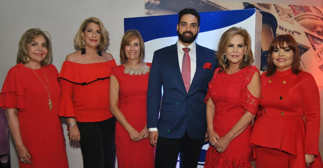 Rosa Amalia, Conchita Cabrera Vitienes, Claudia Defilló, Ángel Bergés, Claudia Messina y Rommy Grullón.
