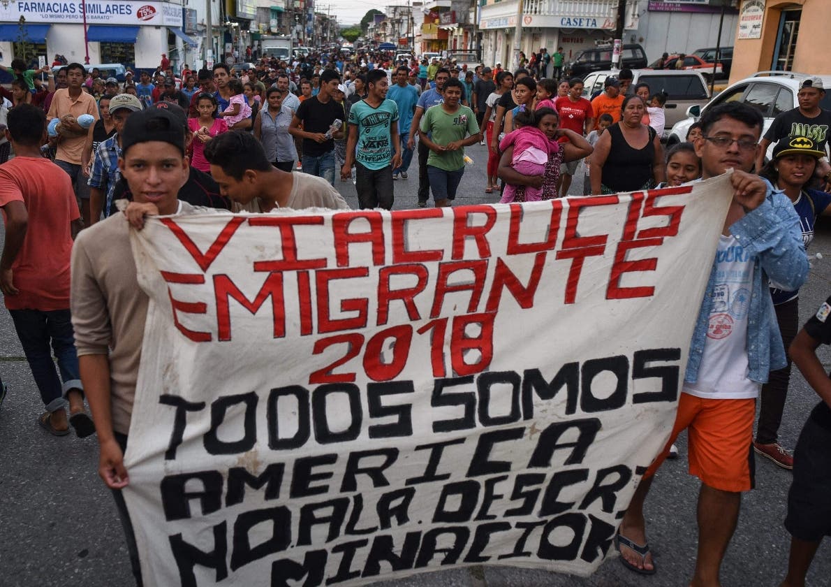 Viacrusis migratorio de hondureÃ±os, salvadoreÃ±os y nicaragÃ¼enses se queda en MÃ©xico.