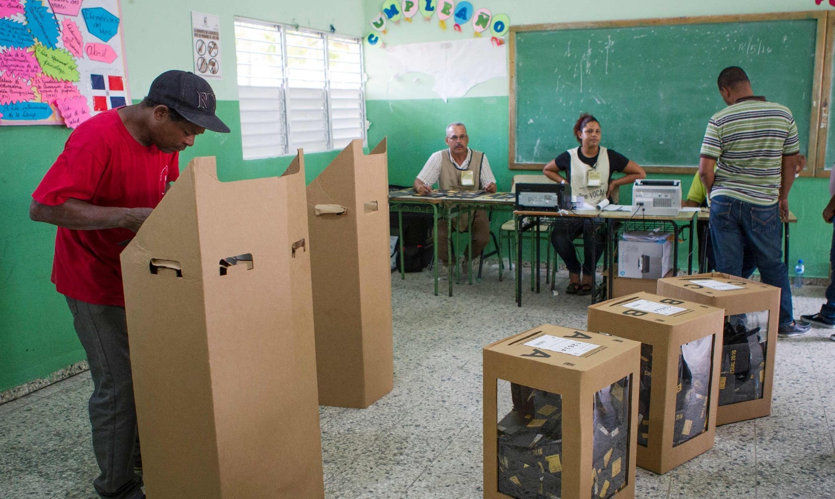 En caso de aprobarse las primarias abiertas, el proceso interno de los partidos recaerá en la Junta Central Electoral.   archivo