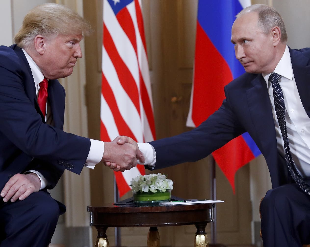 Donald Trump recibiÃ³ una ola  de crÃ­ticas respecto a su comportamiento con Vladimir Putin.
