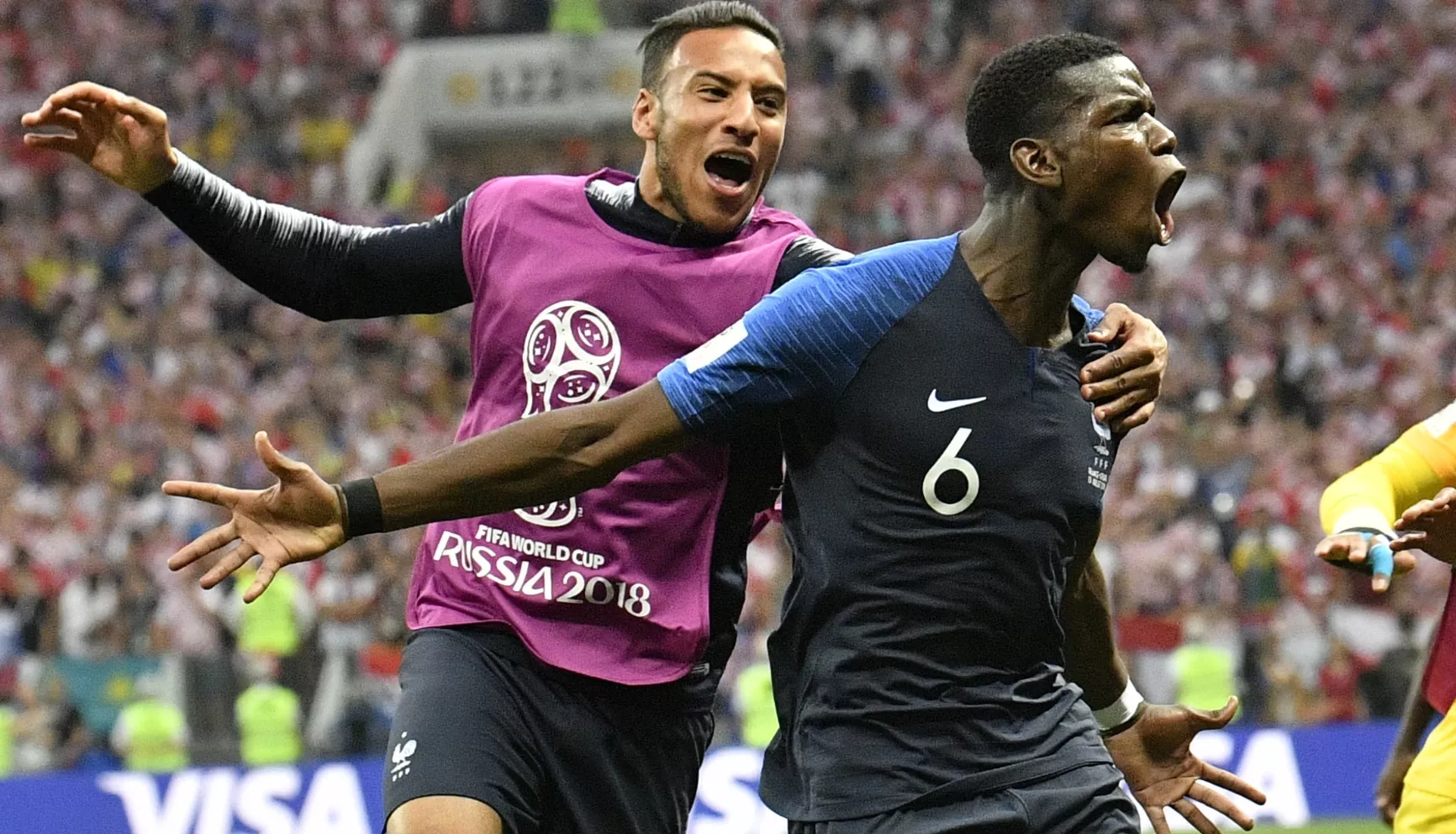 14. Paul Pogba, de la selección de Francia, festeja luego de anotar el tercer tanto de su equipo en la final de la Copa del Mundo ante Croacia, el domingo 15 de julio de 2018, en el estadio Luzhniki de Moscú (AP Foto/Martin Meissner)
