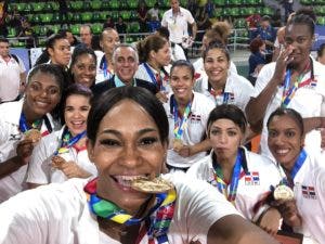 Las Reinas del Caribe disfrutan el sabor de la victoria en Juegos Centroamericanos, donde ganaron medalla de oro tras vencer a Colombia 3-0.