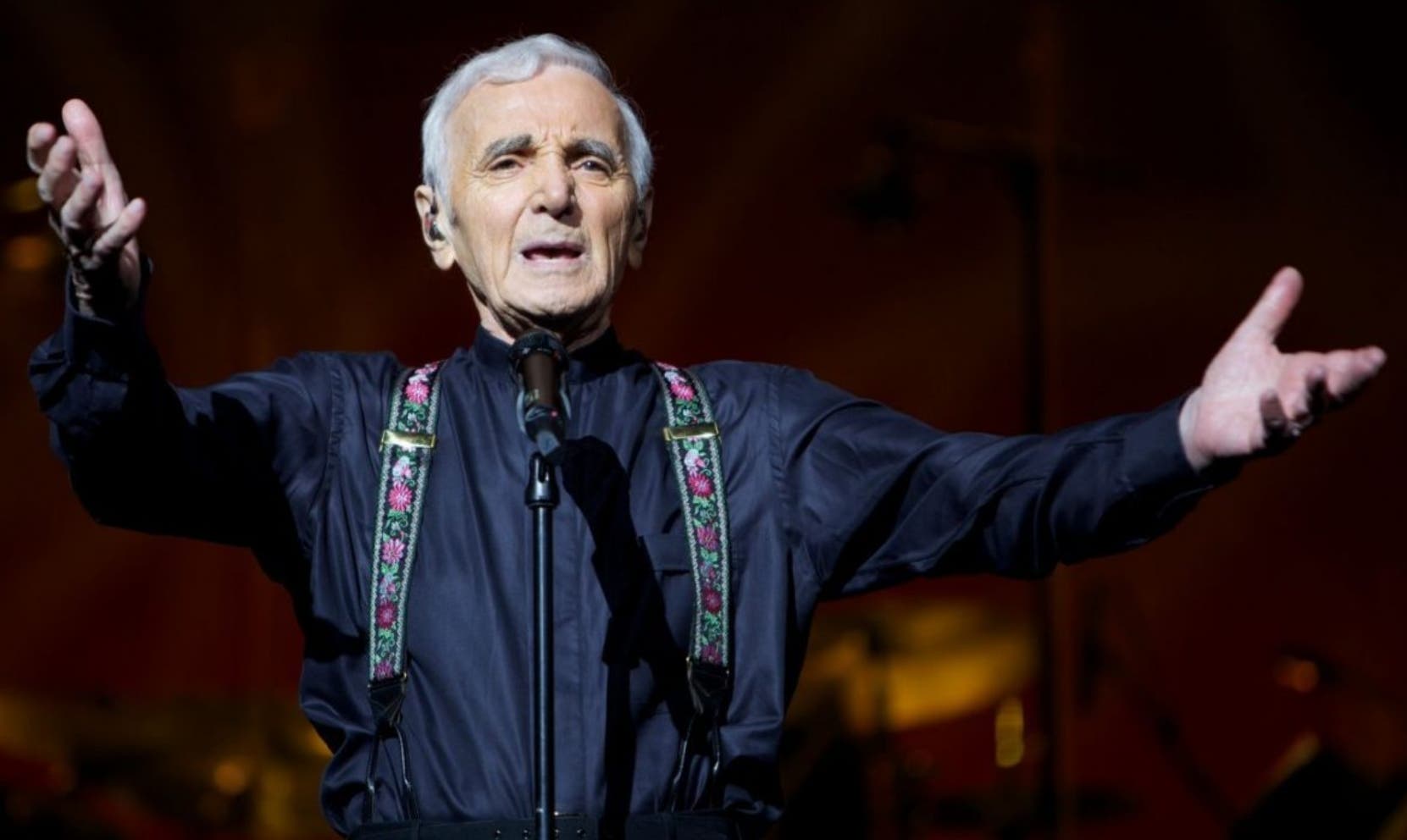 Charles Aznavour muriÃ³ en la maÃ±ana de ayer a los 94 aÃ±os de edad. El artista aun cantaba y realizaba giras internacionales.