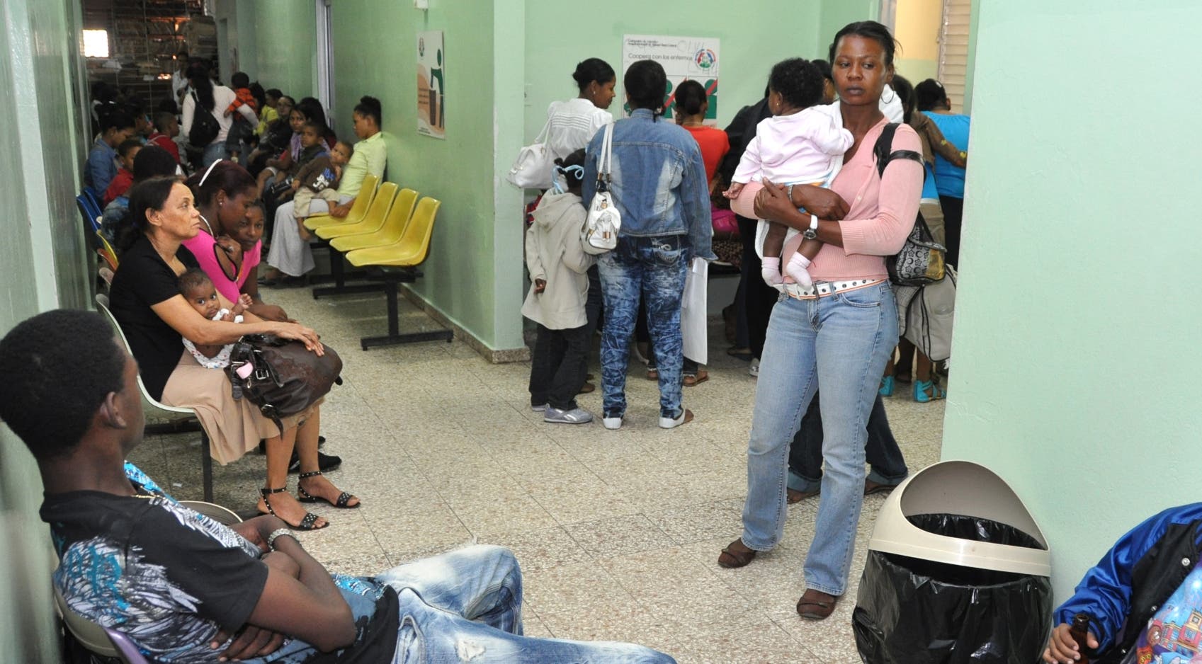 Más de un millón afiliados quedan sin servicio por conflicto médicos-ARS