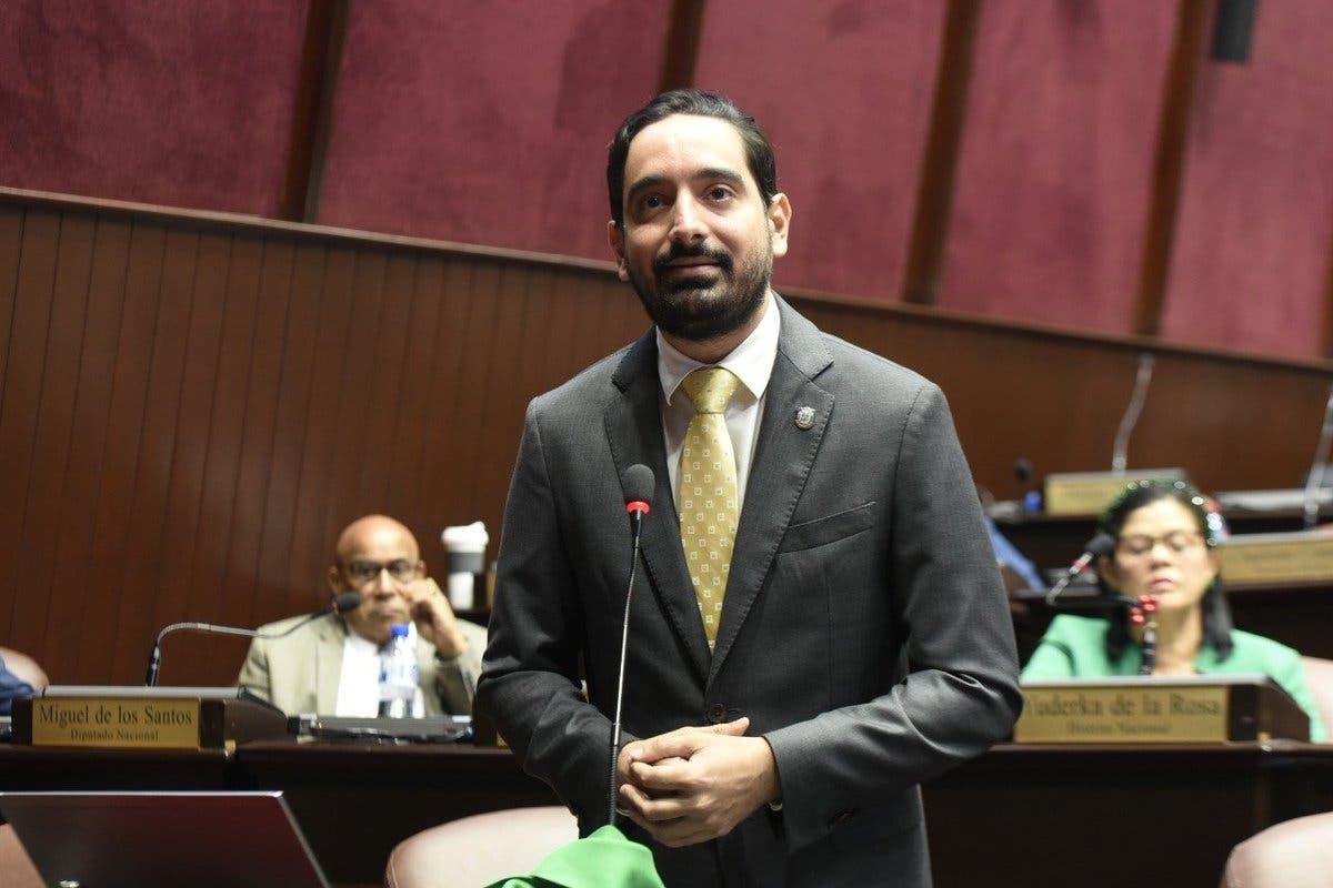 Diputado José Horacio deposita proyecto de ley en apoyo al Teatro Nacional