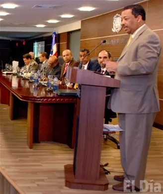 http://eldia.com.do/image/article/2/460×390/0/1605594F-72C1-430B-8EAB-5B163E257AD6.jpeg
