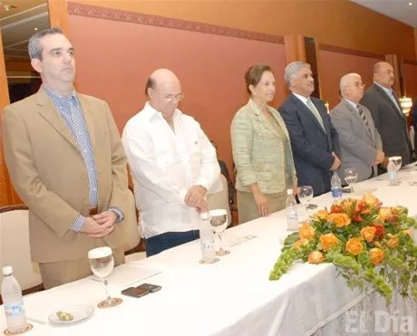 http://eldia.com.do/image/article/3/460×390/0/51F248D8-568E-40D5-922B-E88F917F59BE.jpeg