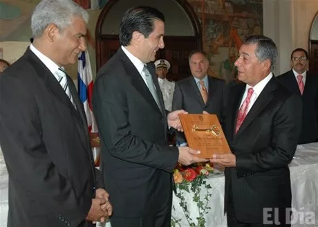 http://eldia.com.do/image/article/3/460×390/0/5800DC96-98DF-43B9-A404-2E5B9EE0B5CC.jpeg