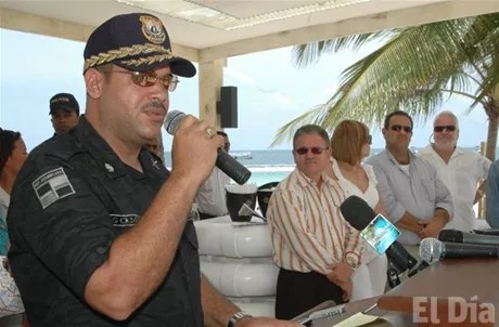 http://eldia.com.do/image/article/5/460×390/0/2E323818-DD2C-4170-A621-863E8641E811.jpeg