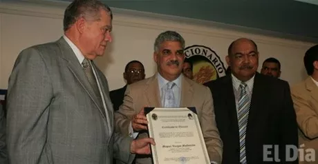 http://eldia.com.do/image/article/5/460×390/0/3051E8AE-EA8A-4F9F-905D-F51A4873A432.jpeg