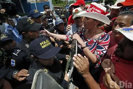 http://eldia.com.do/image/article/6/460×390/0/AC7F405B-1D31-4DD2-A5B1-A55033E97D2C.jpeg