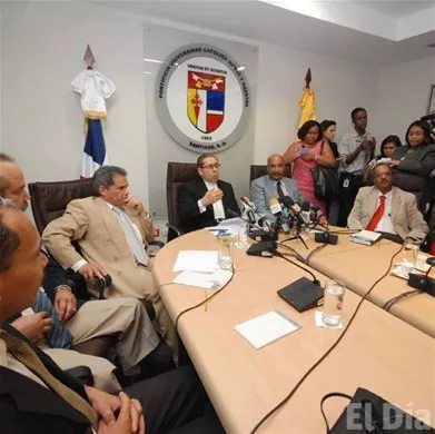 http://eldia.com.do/image/article/9/460×390/0/5AD21221-C076-4F80-B0EE-7458ADC6E55A.jpeg