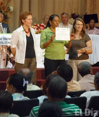 http://eldia.com.do/image/article/9/460×390/0/7933E245-5BB3-4F20-84CE-E71D440333EC.jpeg