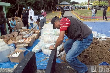 http://eldia.com.do/image/article/8/460×390/0/7FE7EDEA-0BF1-4B61-A110-8055DFF60AA7.jpeg