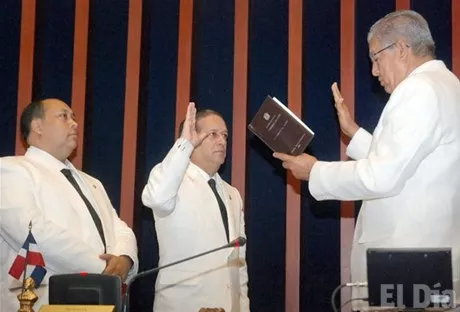 http://eldia.com.do/image/article/8/460×390/0/875801E0-64BA-460A-B6F6-033AE93D28B3.jpeg