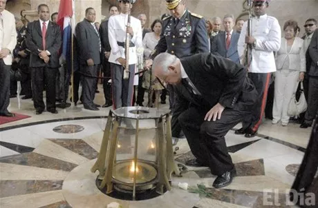 http://eldia.com.do/image/article/8/460×390/0/8881F0AF-F82B-4E4E-948E-42EF6CE82FC8.jpeg