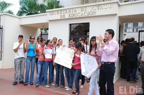 http://eldia.com.do/image/article/8/460×390/0/8AFE7F47-1844-446E-9BAE-C2D9E6186D5E.jpeg