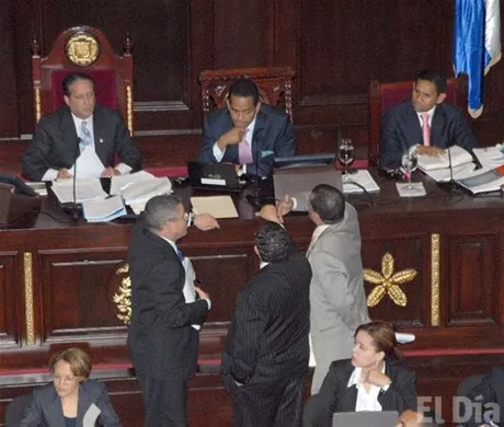 http://eldia.com.do/image/article/9/460×390/0/8D2636B9-984F-4FBF-AB5C-E198E590BD86.jpeg