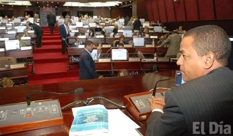 http://eldia.com.do/image/article/9/460×390/0/A33875D2-71FB-4E2F-A58C-407220E62A0C.jpeg