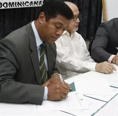 http://eldia.com.do/image/article/9/460×390/0/DE95B219-F2E6-4D9E-93A2-AB00EE7B5A8F.jpeg