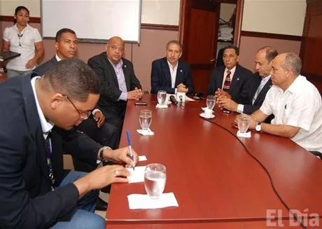 http://eldia.com.do/image/article/11/460×390/0/153BA399-54B8-475A-B7E4-D0A2D4178F3B.jpeg
