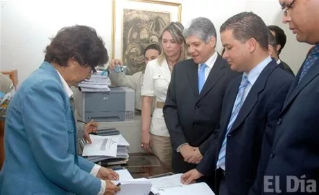 http://eldia.com.do/image/article/10/460×390/0/2E6CEB6B-1F6D-4426-9AE4-BB50FB7B4CFA.jpeg