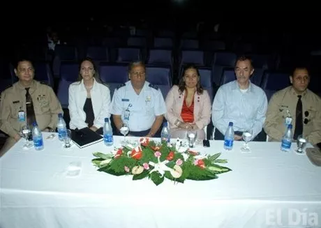 http://eldia.com.do/image/article/10/460×390/0/B895C146-43DC-426D-8D51-D0058C8C2C6E.jpeg