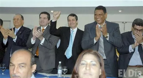 http://eldia.com.do/image/article/11/460×390/0/24726676-A234-442C-BF46-B1EA2EB9CC96.jpeg