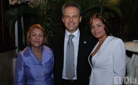 http://eldia.com.do/image/article/12/460×390/0/A62FE1FF-BEB0-4902-A69D-C0DAF2CB4C1D.jpeg