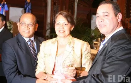http://eldia.com.do/image/article/13/460×390/0/A70F8E59-8783-4666-96F3-BA2684F95F8D.jpeg