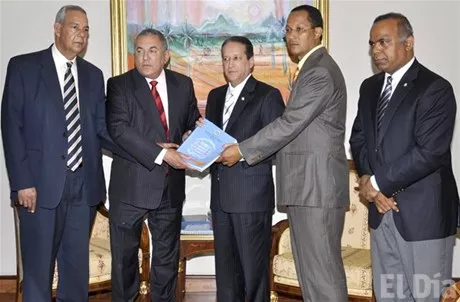 http://eldia.com.do/image/article/15/460×390/0/2FC45FF4-F593-4464-BFFE-D613B8247F8F.jpeg
