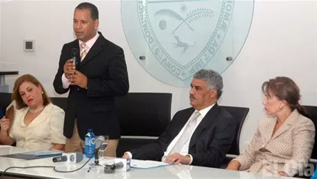 http://eldia.com.do/image/article/14/460×390/0/782657A0-A475-476F-87FC-281675EEC481.jpeg