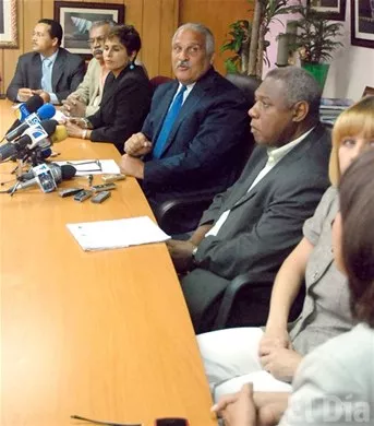 http://eldia.com.do/image/article/16/460×390/0/2E03FA0E-4098-44F0-AEB5-E2AECE775948.jpeg