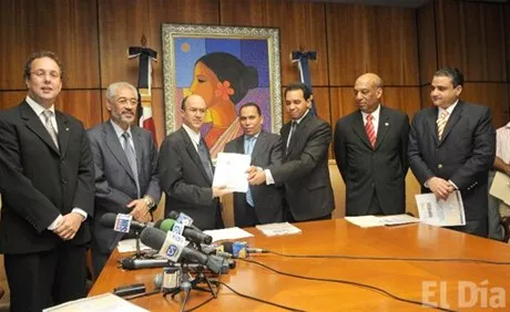 http://eldia.com.do/image/article/17/460×390/0/349D7A6B-23F4-4ECB-ABAE-36D6A75F9EB3.jpeg