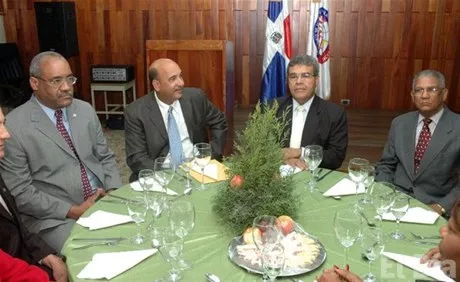 http://eldia.com.do/image/article/18/460×390/0/EE26EF74-499E-4DF8-B170-A4CF3C69AACE.jpeg