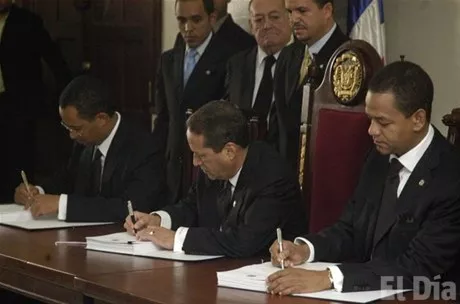 http://eldia.com.do/image/article/17/460×390/0/F08F6E03-AA82-4A6F-9BA6-C7413FBAF099.jpeg
