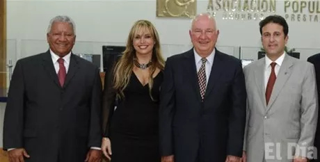 http://eldia.com.do/image/article/18/460×390/0/0A948C41-A9F4-485C-8DA8-9B8B36CA6F2C.jpeg