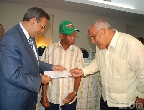 http://eldia.com.do/image/article/19/460×390/0/1E46C68C-1754-4495-99F0-5CE1EF81C47E.jpeg