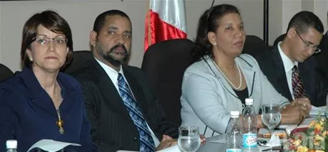 http://eldia.com.do/image/article/20/460×390/0/2ADC06AA-4AF3-48D8-ADFB-5B2079AED5A9.jpeg