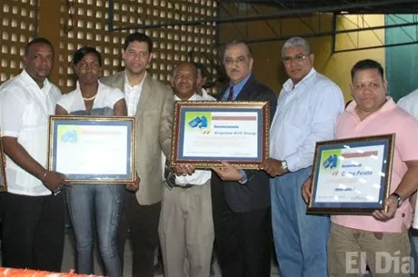 http://eldia.com.do/image/article/18/460×390/0/8F71F8E8-9A50-4E78-8E87-F3F86D5E2F22.jpeg