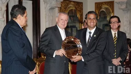 http://eldia.com.do/image/article/20/460×390/0/A7D454C7-57D0-4961-84DC-621CA1DCFF11.jpeg