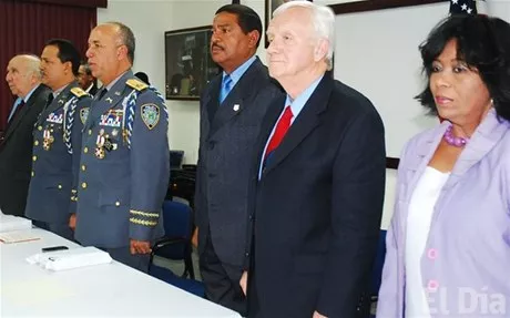 http://eldia.com.do/image/article/22/460×390/0/0B47DA2D-F064-41E9-B5AE-69B742FEE11A.jpeg